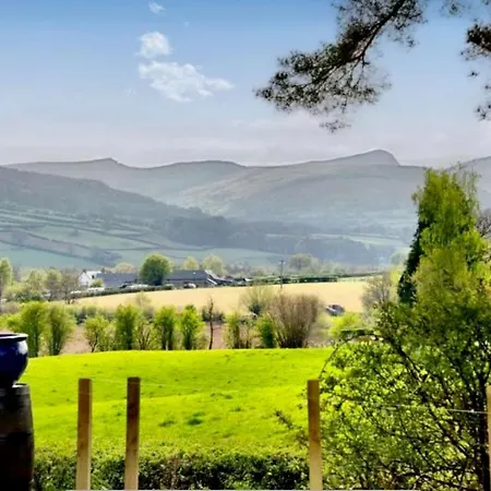 Mountain View Cottage, Hot Tub , Stunning Views Llanhamlach Exterior photo